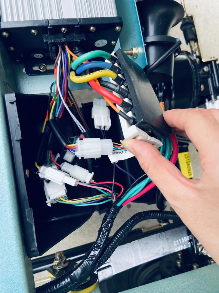 Трицикл грузовой GreenCamel Тендер 1 A1600 (60V 1000W) понижающая